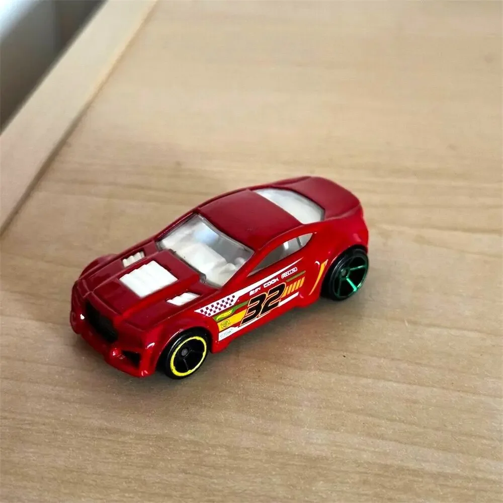 Hot Wheels Torque Twister #32 Red Die-Cast Car 1/64 HW Racing Series